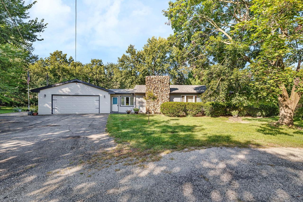 25641 S Oakview Ct., Channahon, IL 60410