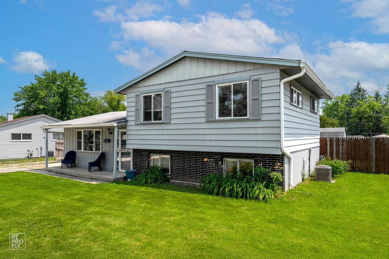 36665 N Traer Ter., Gurnee, IL 60031
