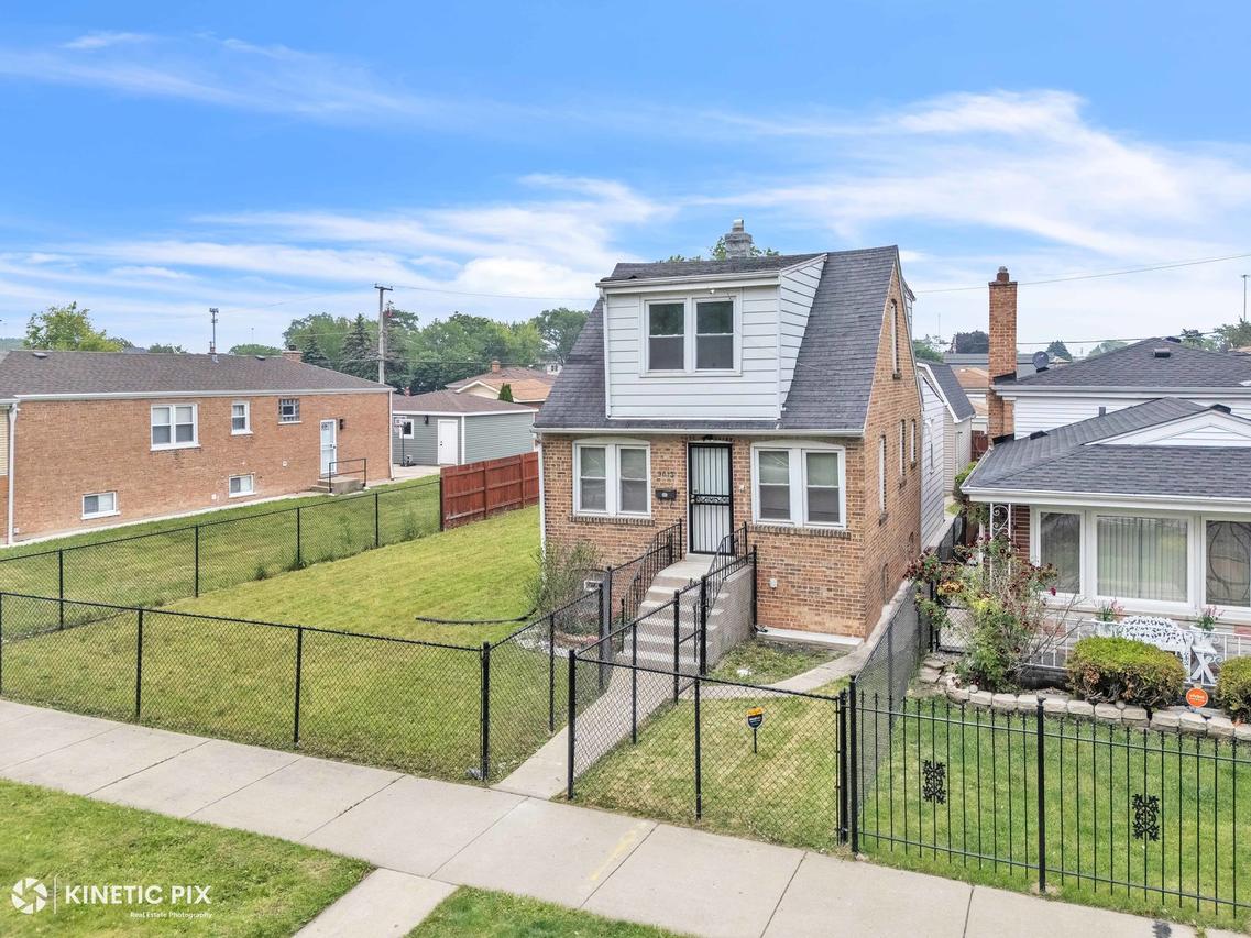 9613 S Yale Ave., Chicago, IL 60628