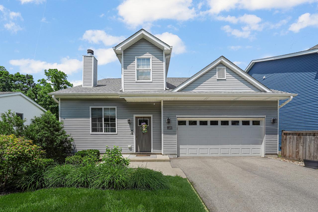 228 Juneway Ter., Lake Bluff, IL 60044