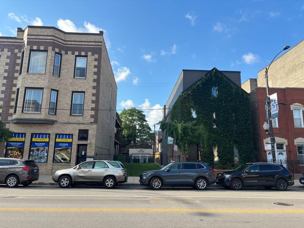 2150 W Chicago Ave., Chicago, IL 60622