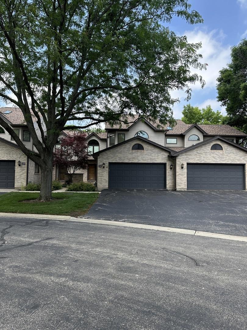 2143 N Juniper Ln., Arlington Heights, IL 60004