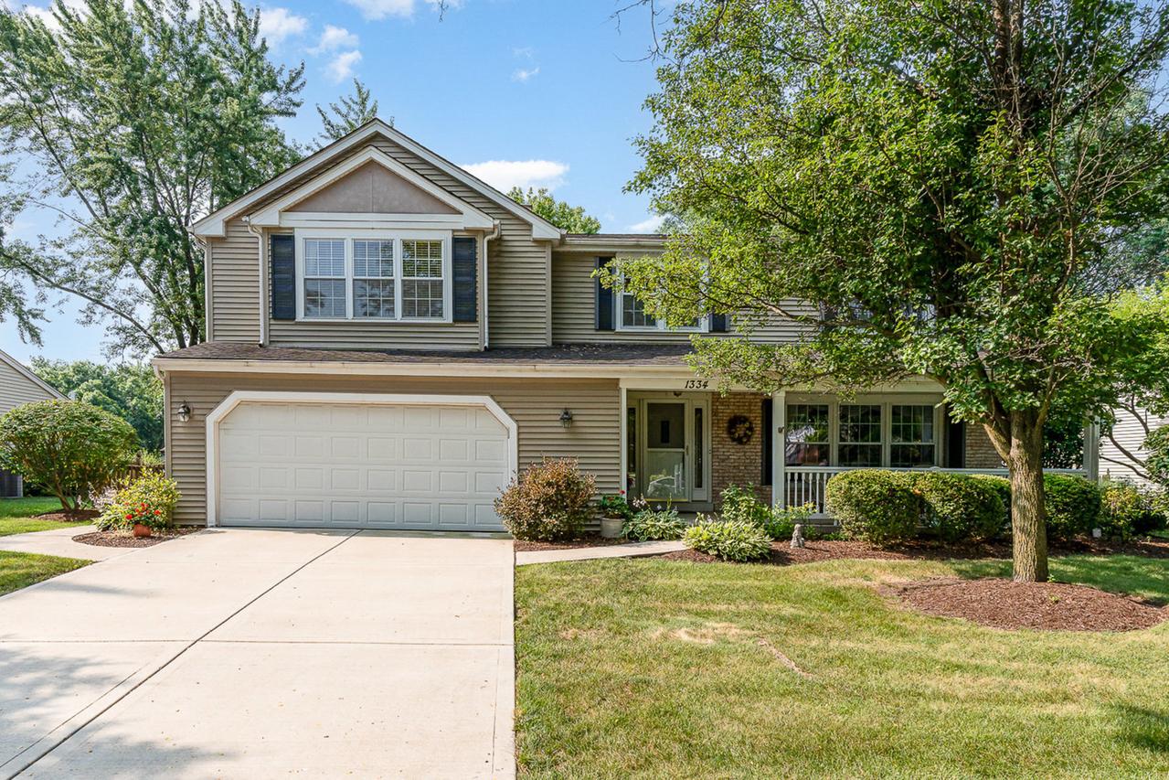 1334 Wilshire Dr., Naperville, IL 60540