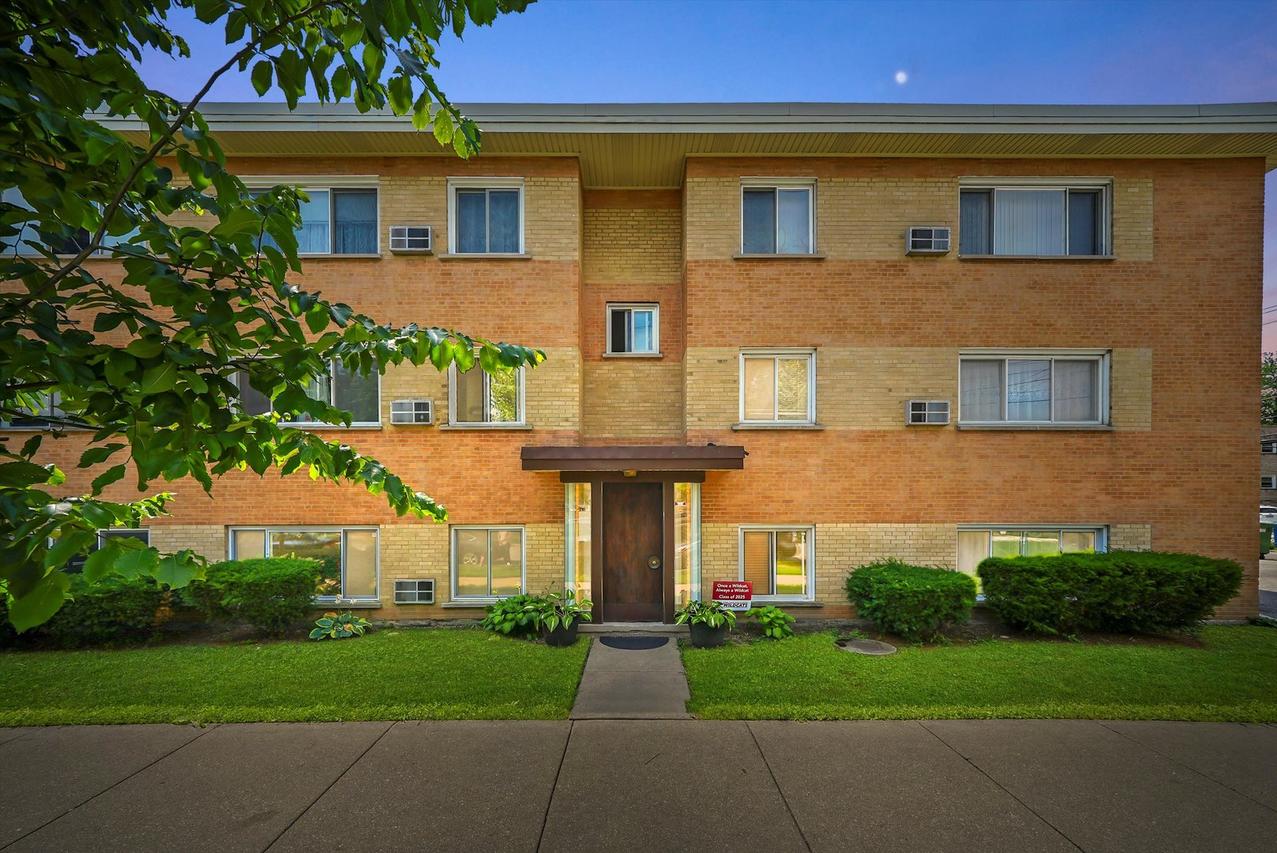 4113 W Cullom Ave. #1C, Chicago, IL 60641