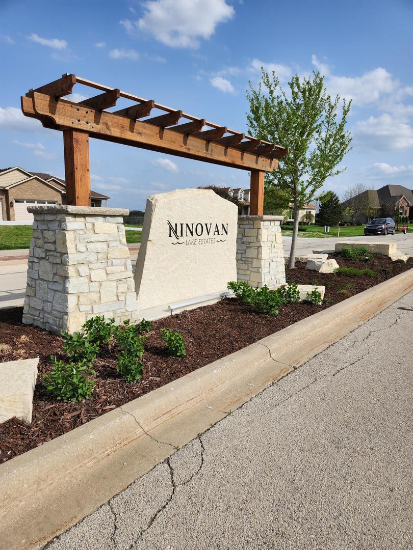 214 Slalom Ct., Minooka, IL 60447