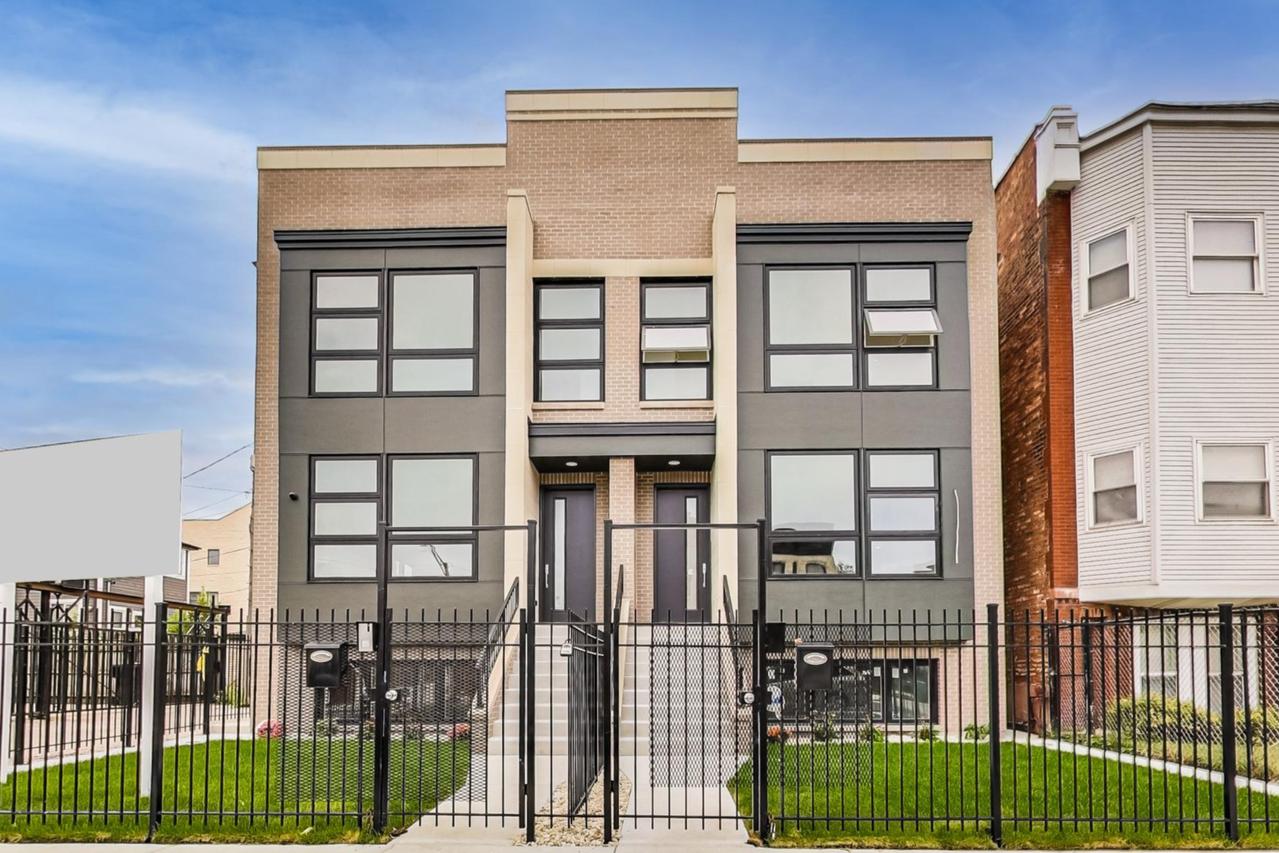4242 S Champlain Ave., Chicago, IL 60653