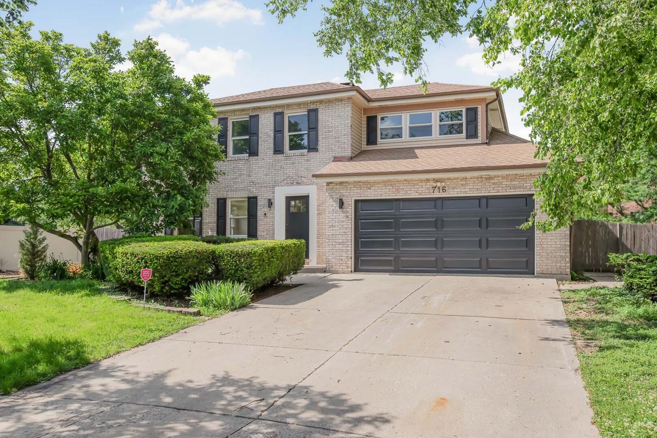 716 Somerset Ln., Darien, IL 60561