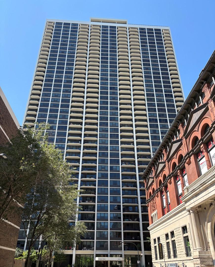 1560 N Sandburg Ter. #2812, Chicago, IL 60610