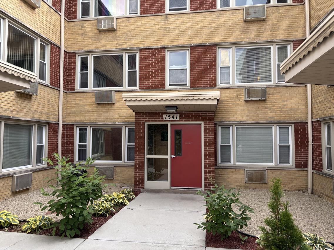 1541 Harlem Ave. #2S, Forest Park, IL 60130