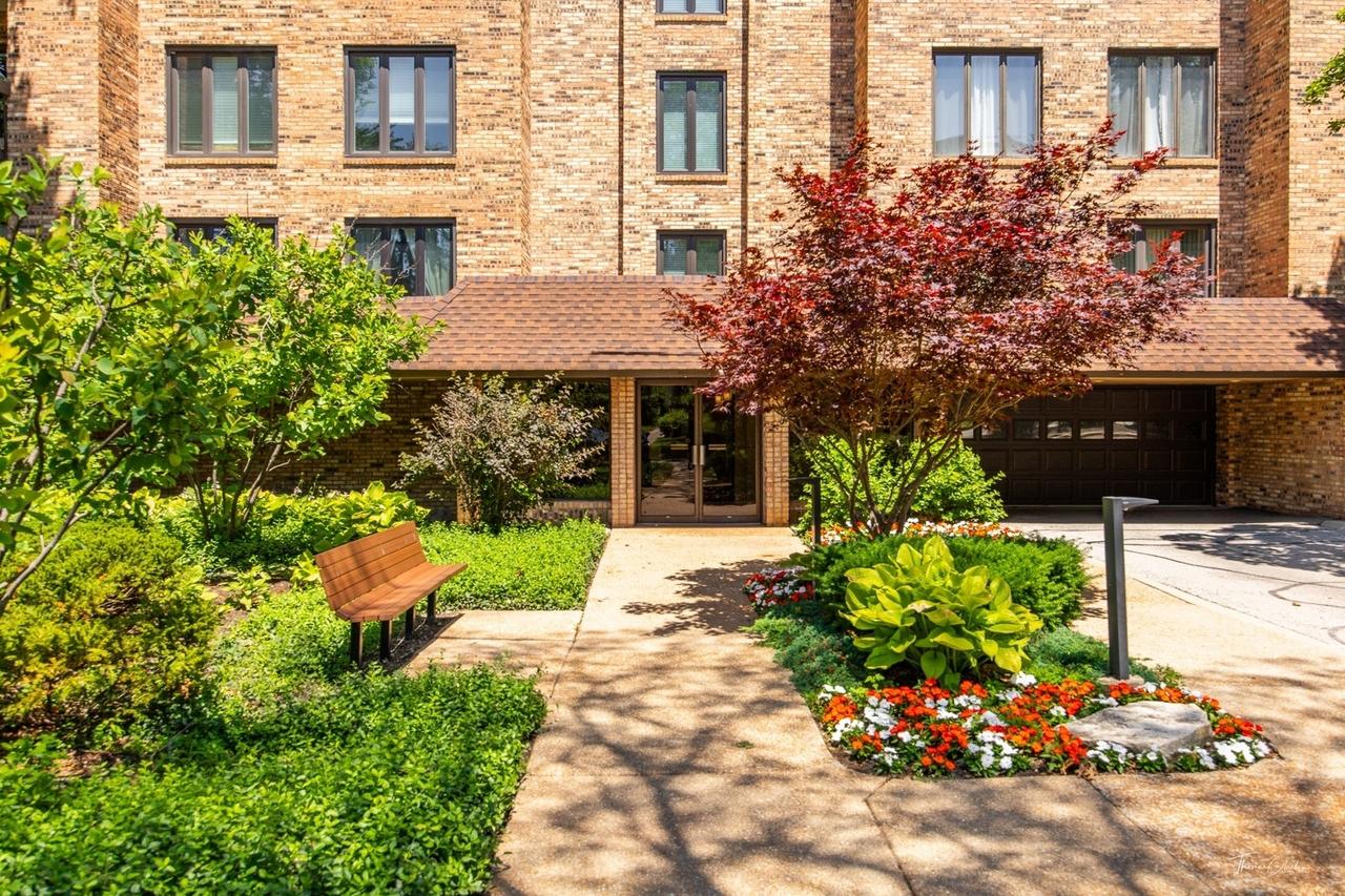 3810 Mission Hills Rd. #306, Northbrook, IL 60062
