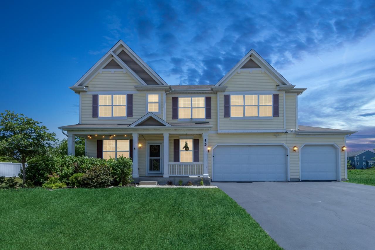 15 Richmond Cir., South Elgin, IL 60177