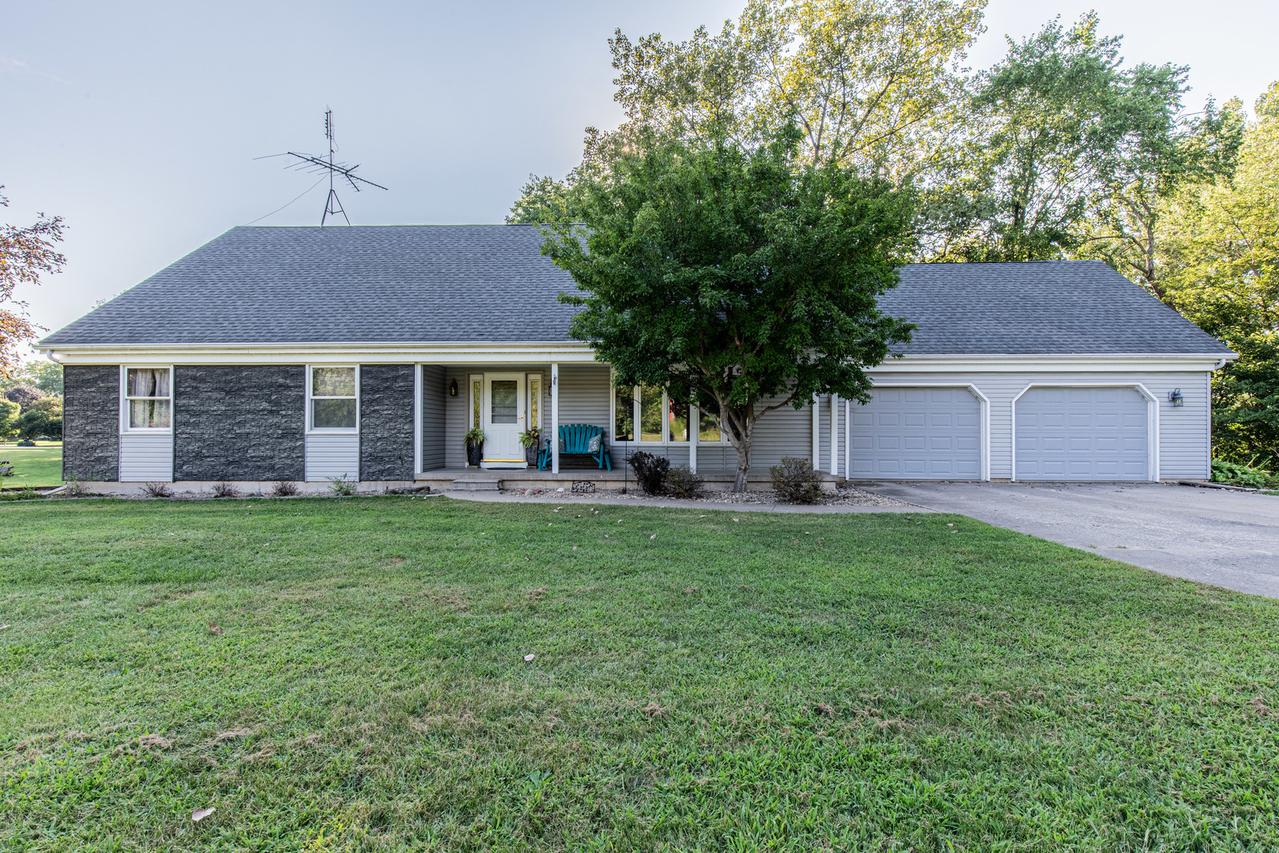 14389 Lovers Lane Rd., Princeton, IL 61356