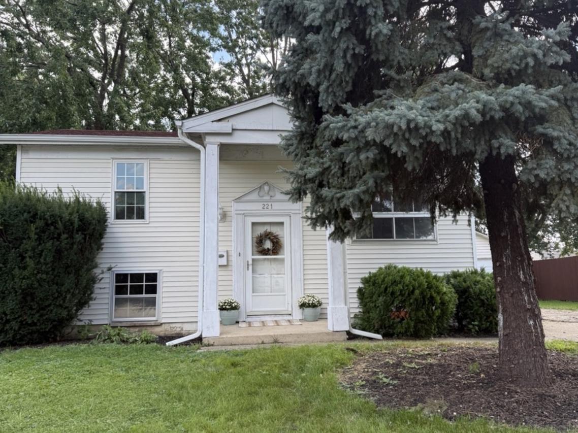 221 Murphy Dr., Romeoville, IL 60446