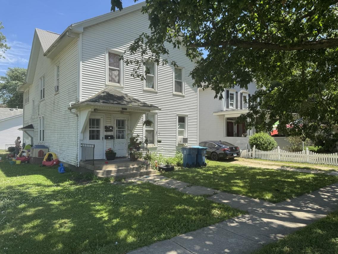 611 13th Ave., Mendota, IL 61342