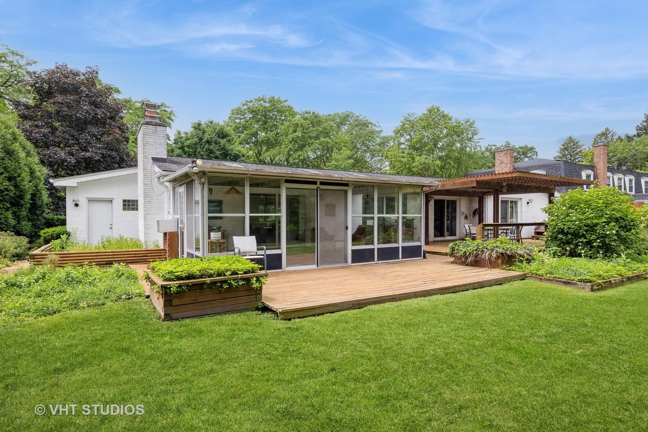 855 Beverly Pl., Lake Forest, IL 60045