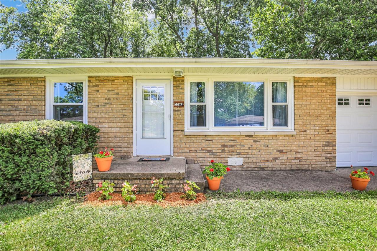 2303 Roland Dr., Champaign, IL 61821