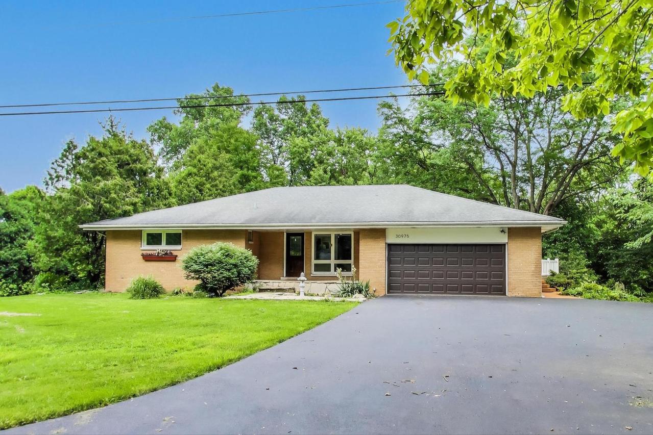 30975 N Blackhawk Tr., Grayslake, IL 60030