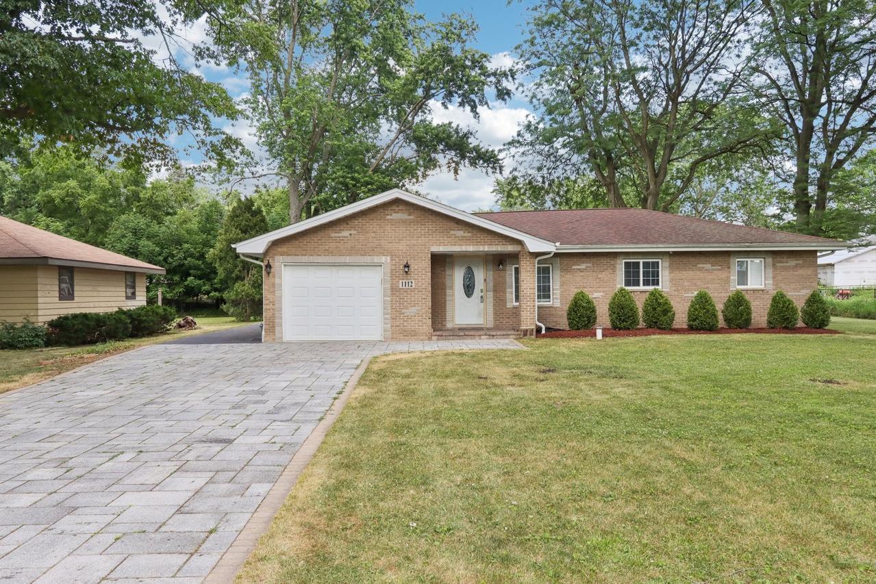 1112 Rosary Ln., Joliet, IL 60435