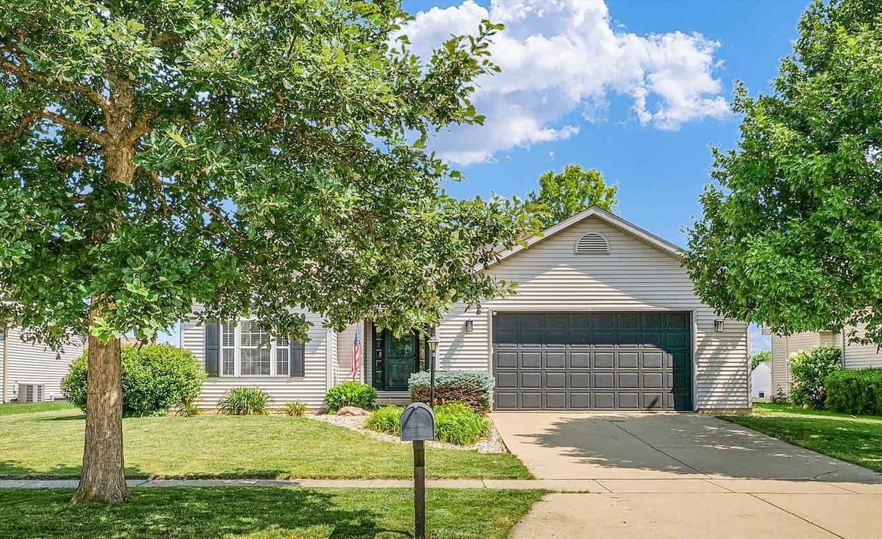 4006 Tallgrass Dr., Champaign, IL 61822