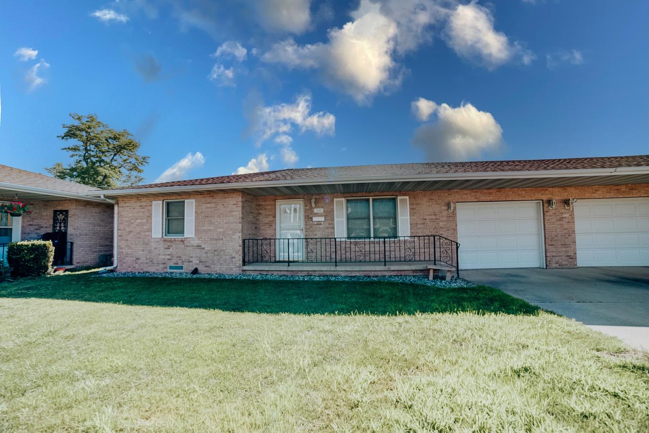 308 E Oak St., Watseka, IL 60970