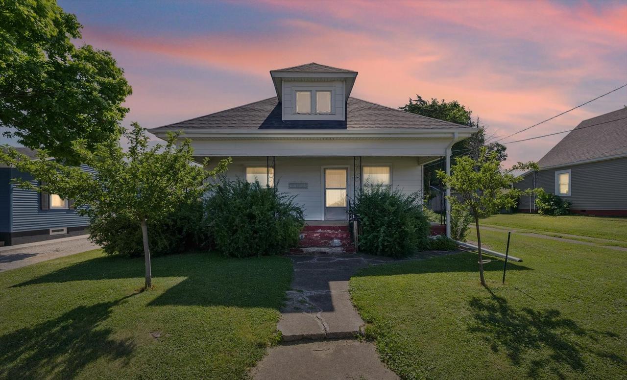 121 S Walnut St., Westville, IL 61883