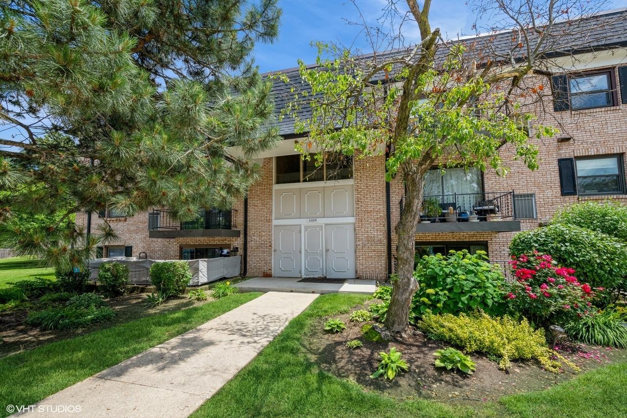 3325 Kirchoff Rd. #3E, Rolling Meadows, IL 60008