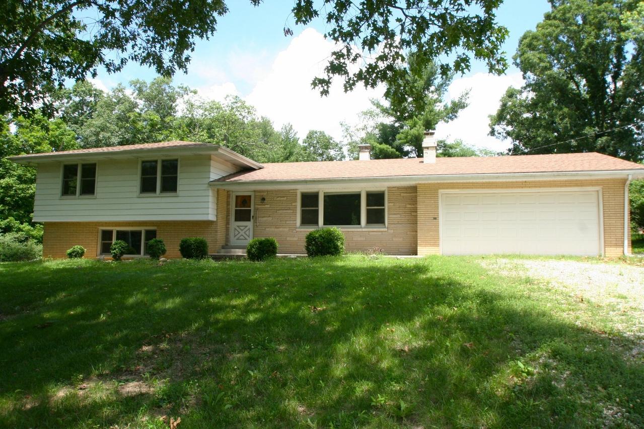 29724 Allentown Rd., Mackinaw, IL 61755
