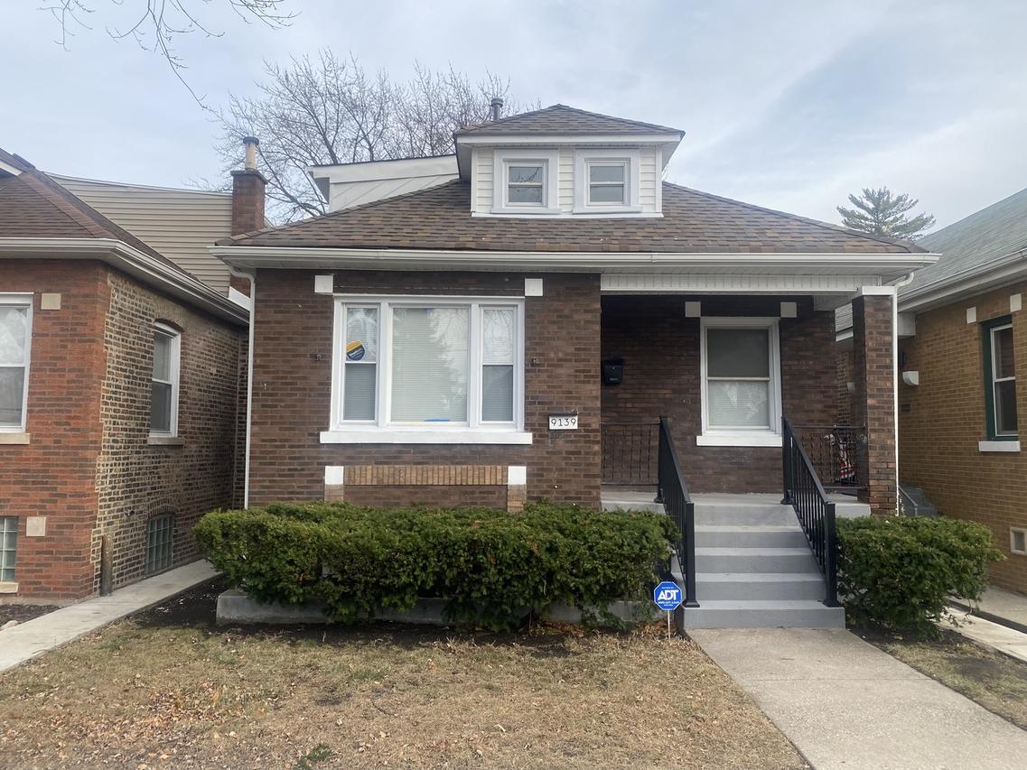 9139 S Colfax Ave., Chicago, IL 60617
