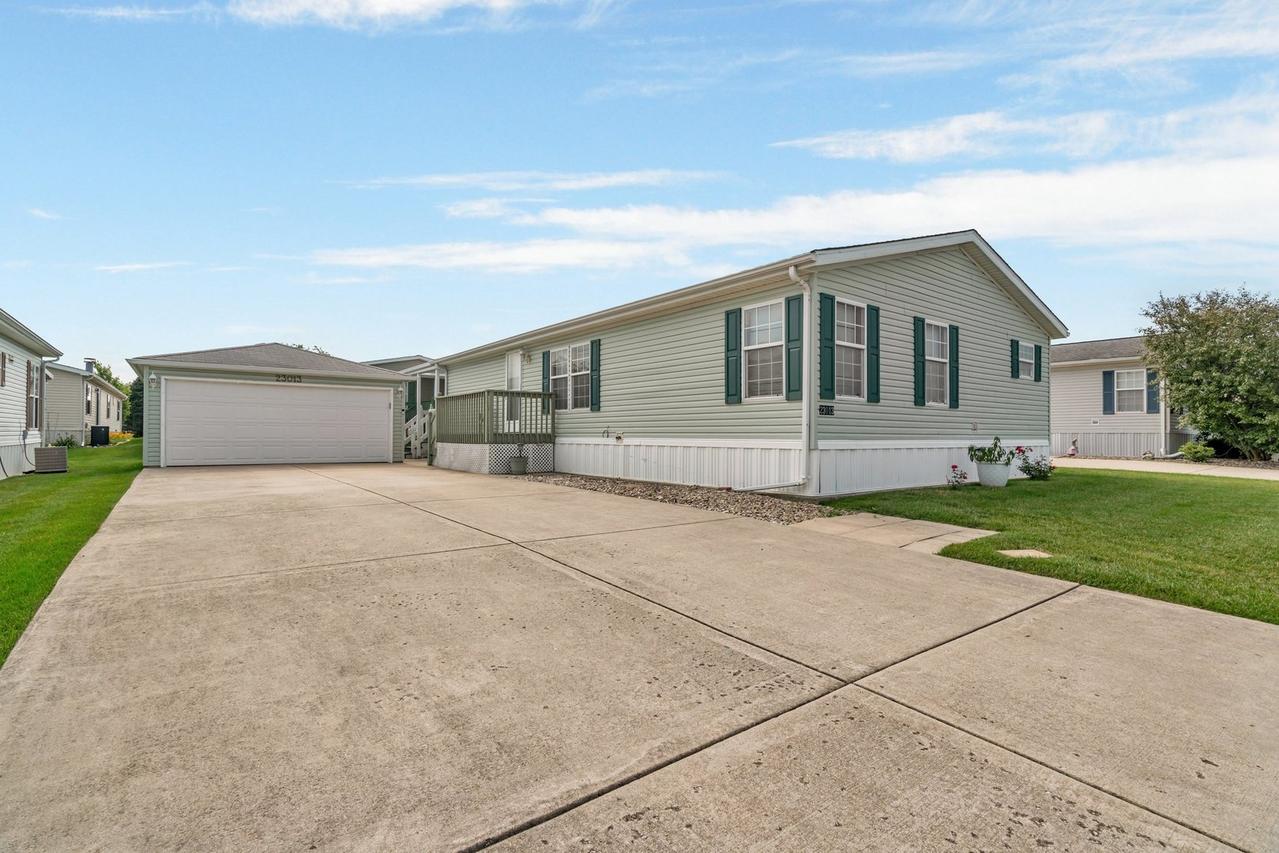 23013 S Big Run Dr., Frankfort, IL 60423