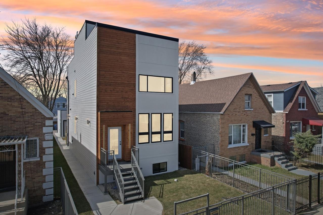 940 N Karlov Ave., Chicago, IL 60651