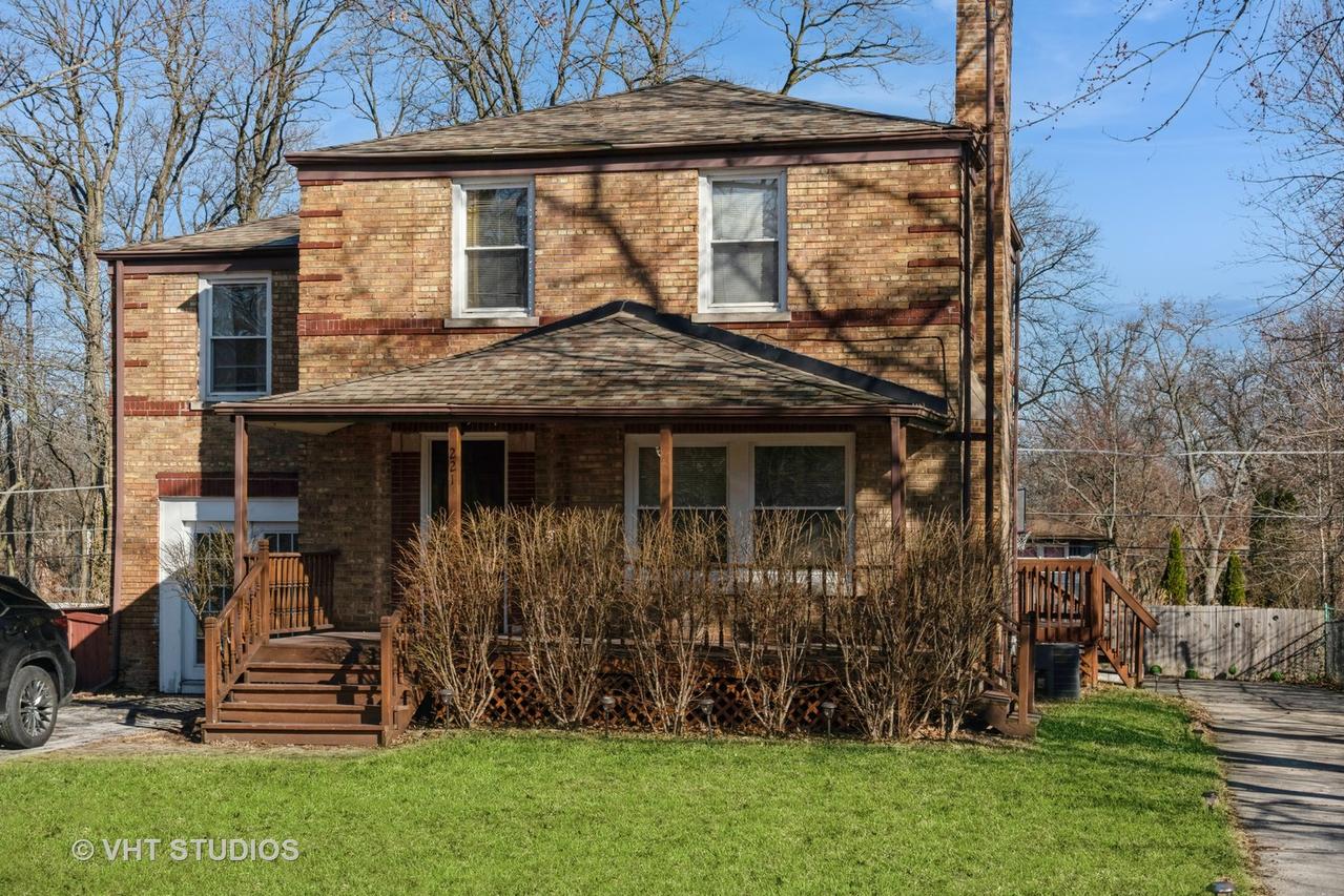 221 Cornwall Dr., Crete, IL 60417