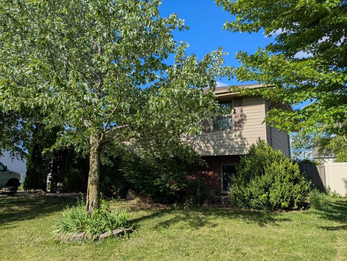 1320 Howland Dr., Joliet, IL 60431
