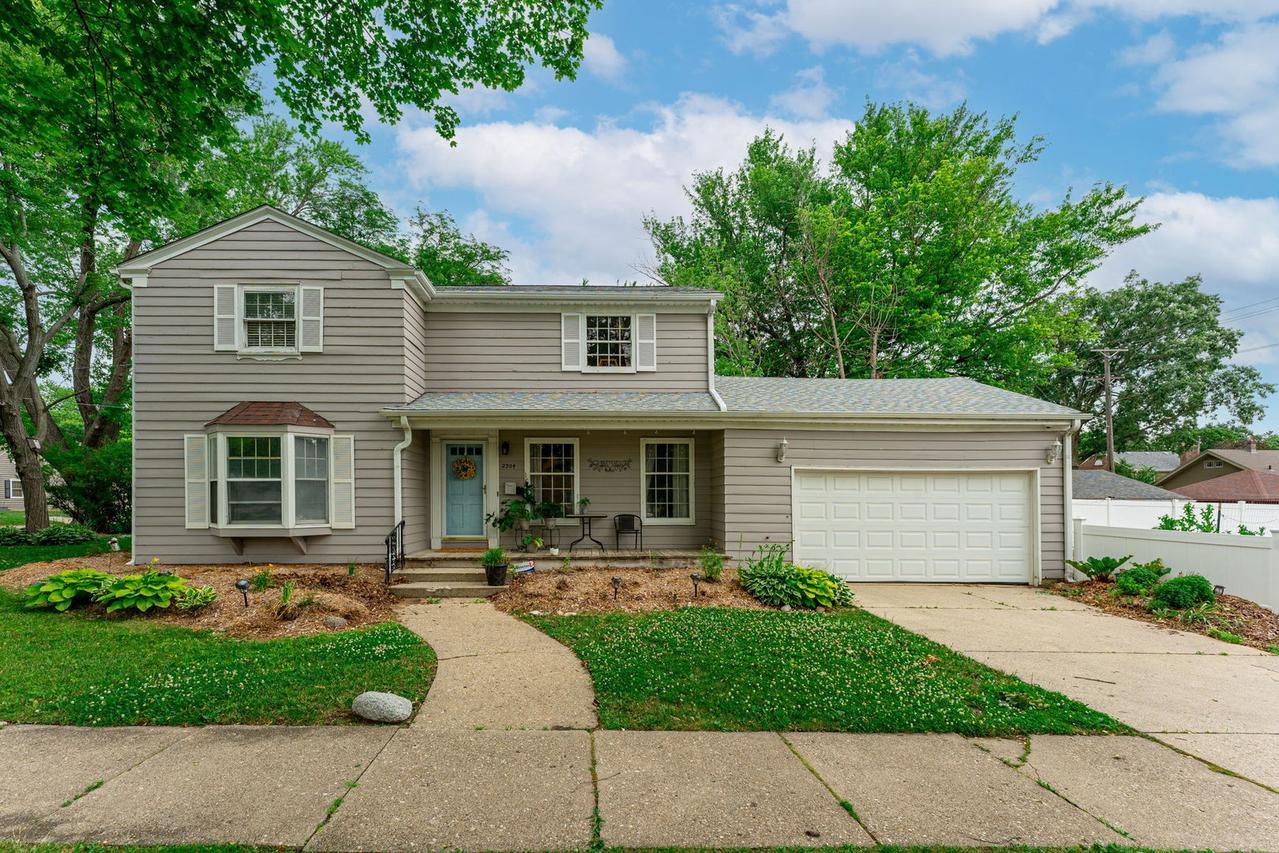 2304 Jackson St., Rockford, IL 61107