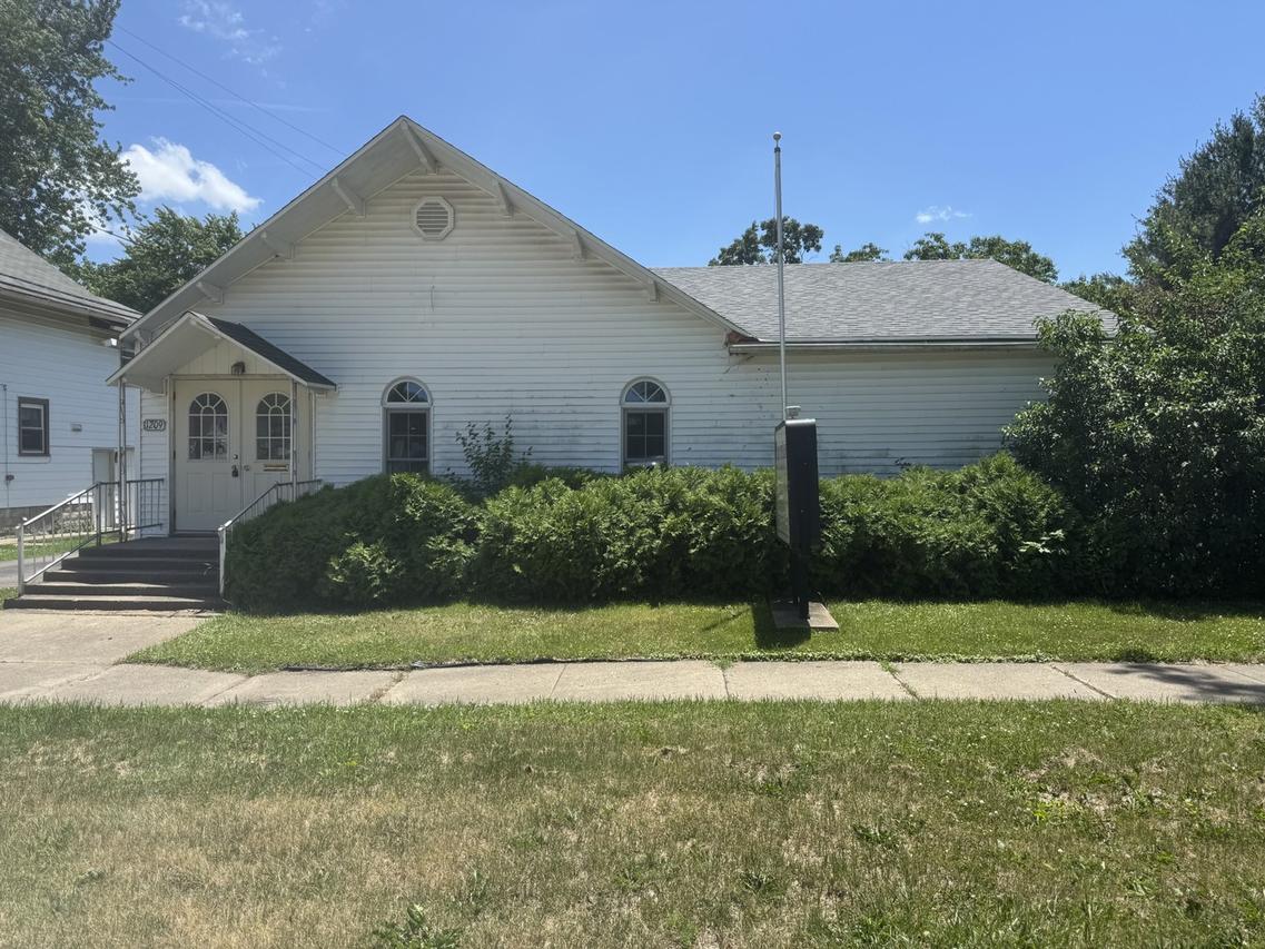 1209 6th St., Mendota, IL 61342
