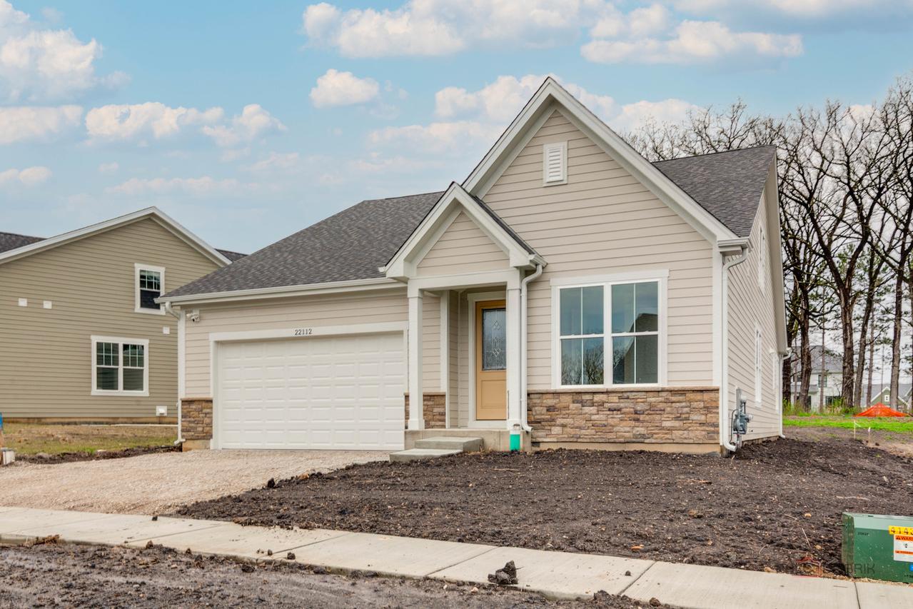 22112 W Casa Bella View, Kildeer, IL 60047