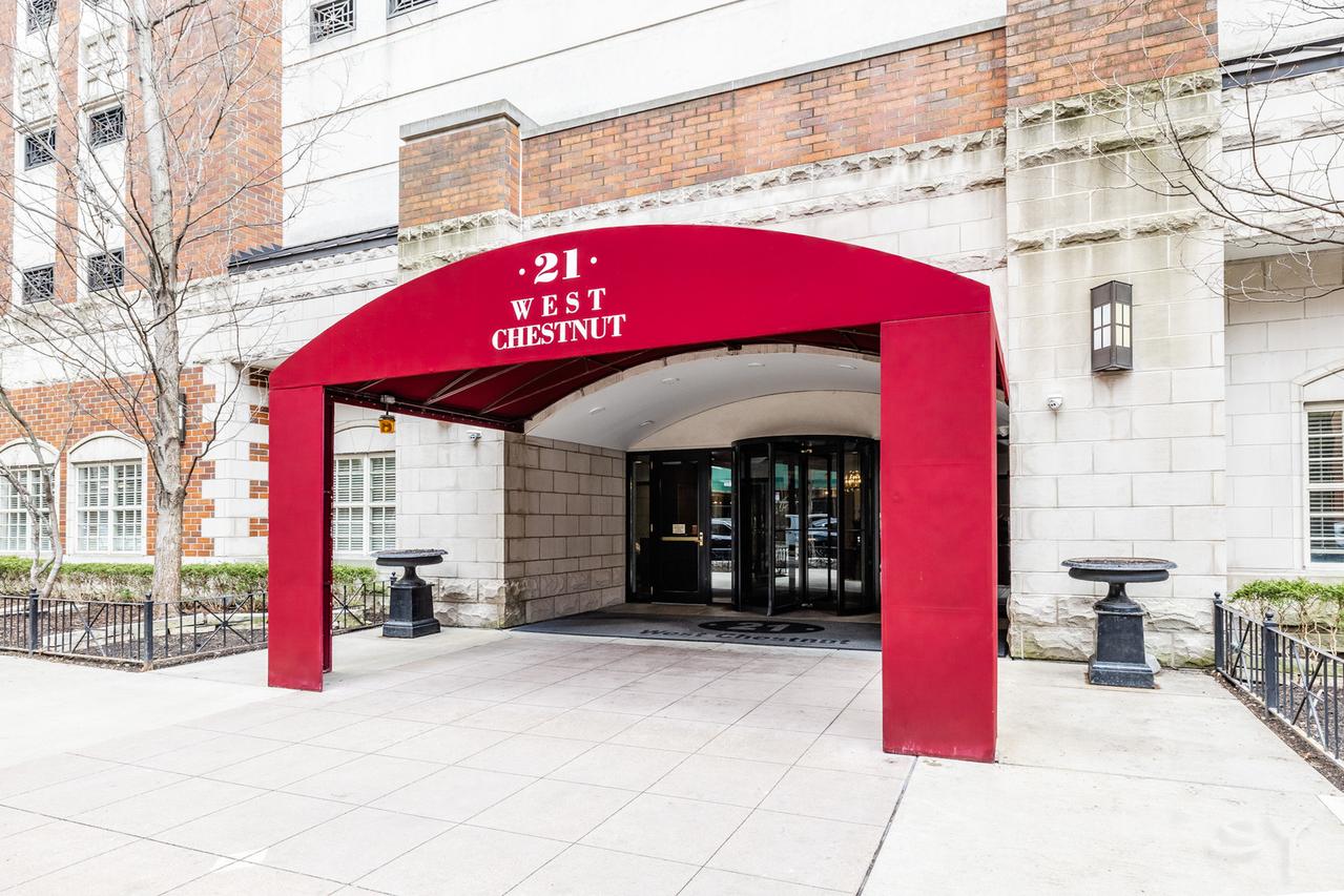 21 W Chestnut St. #907, Chicago, IL 60610