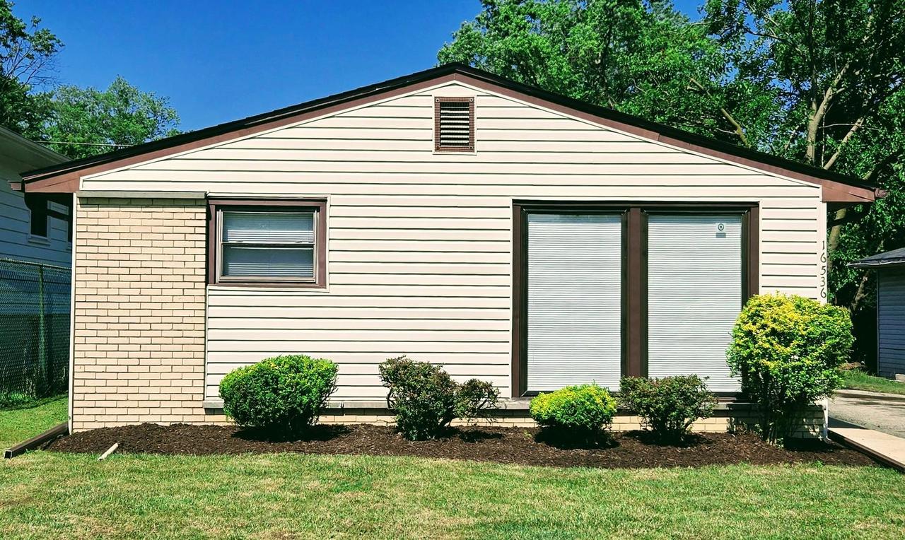 16536 Wolcott Ave., Markham, IL 60428