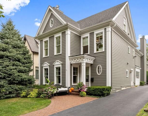 557 N Vine St., Hinsdale, IL 60521