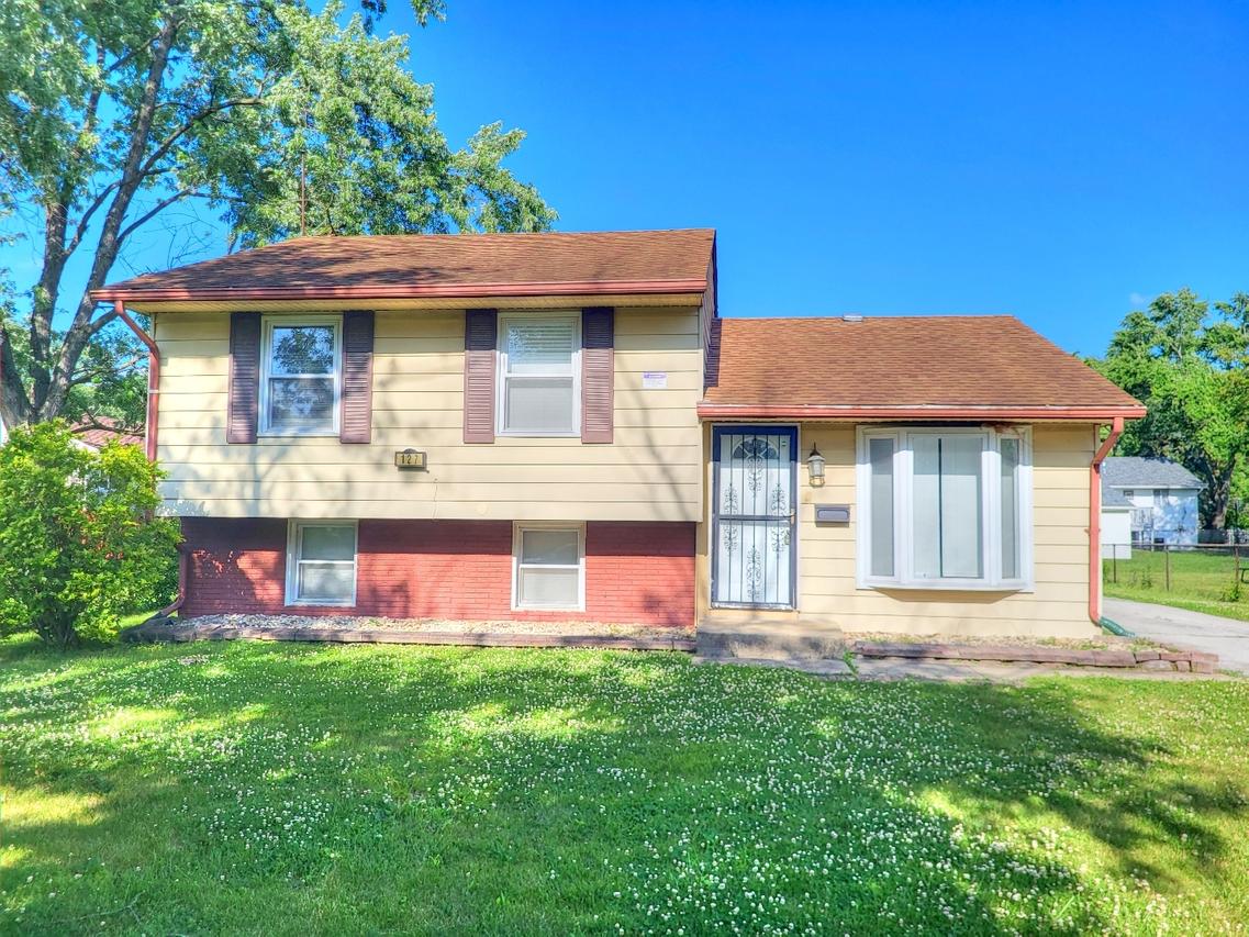 127 N Cedar Ln., Glenwood, IL 60425