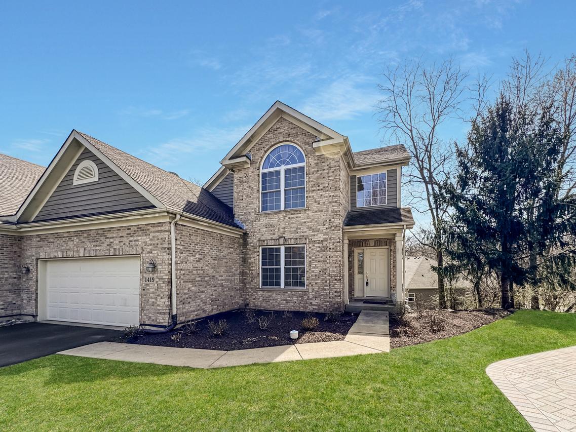 1419 White Oak Ln., Woodstock, IL 60098