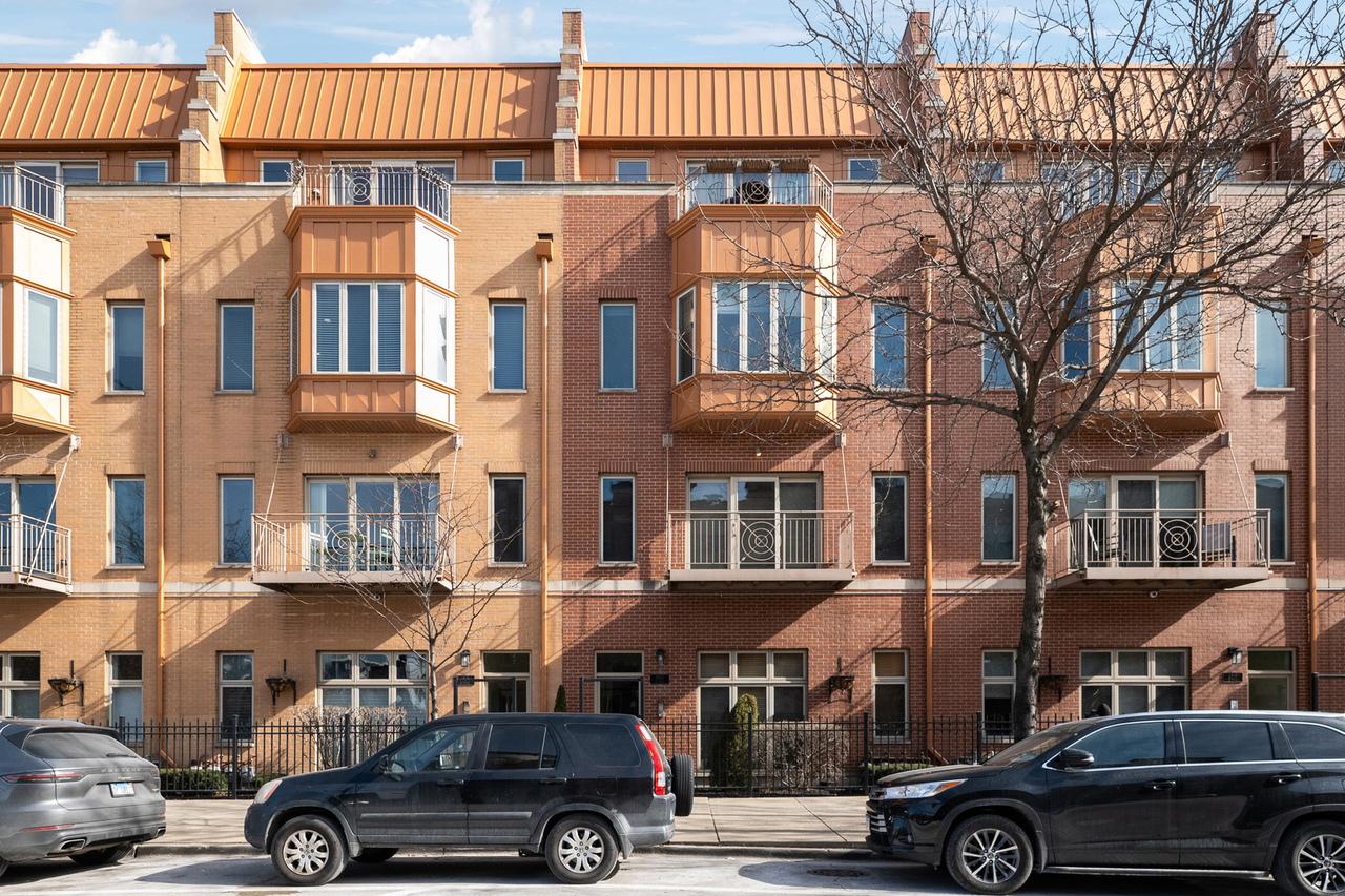 1917 S State St. #1, Chicago, IL 60616