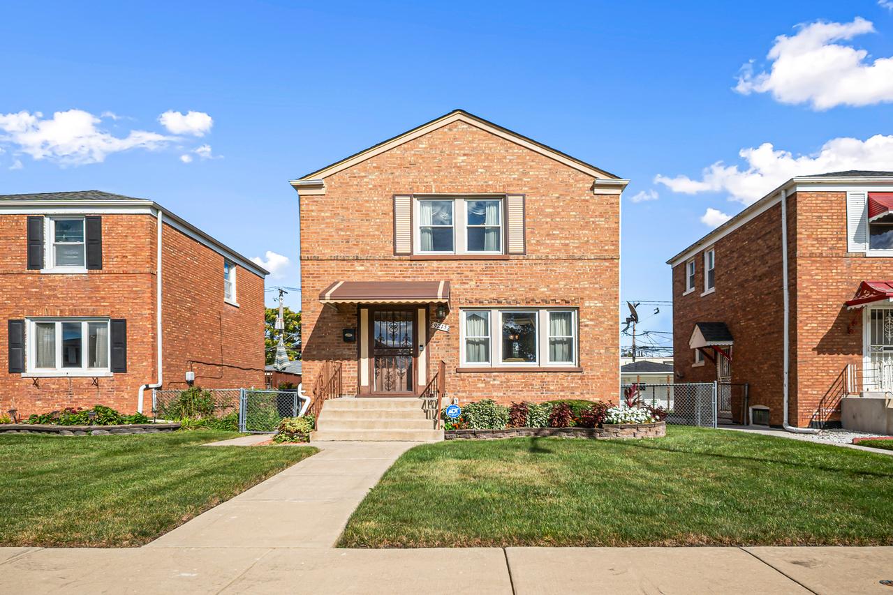 9215 S Green St., Chicago, IL 60620