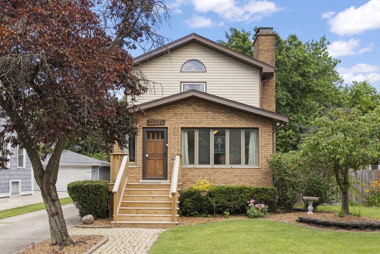 17855 Gottschalk Ave., Homewood, IL 60430