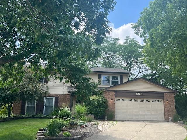 680 Crystal Ct., Schaumburg, IL 60193