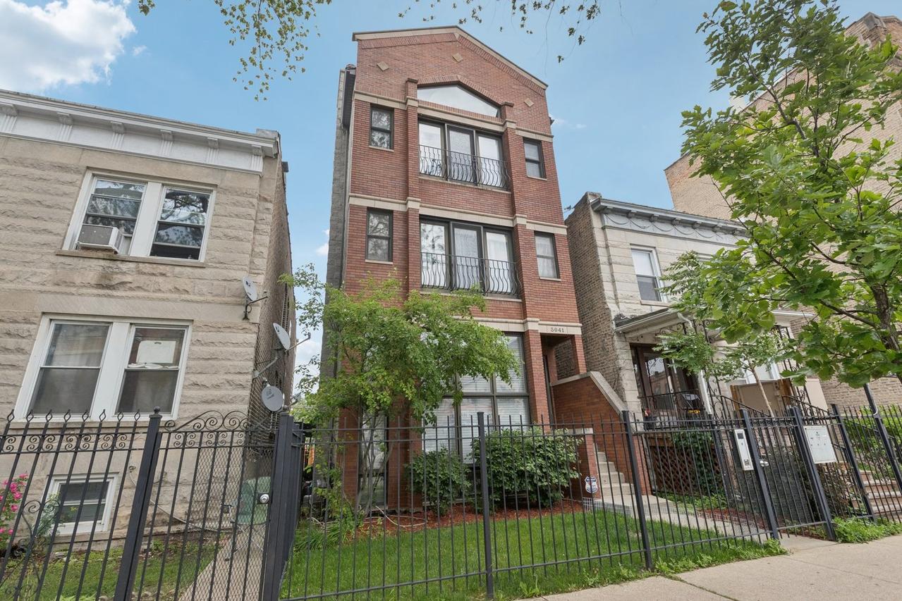 3041 N California Ave. #1, Chicago, IL 60618