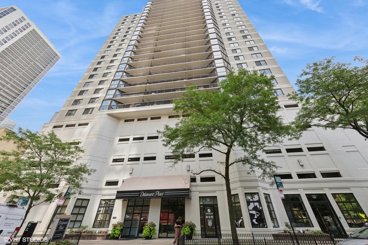 33 W Delaware Pl. #10K, Chicago, IL 60610