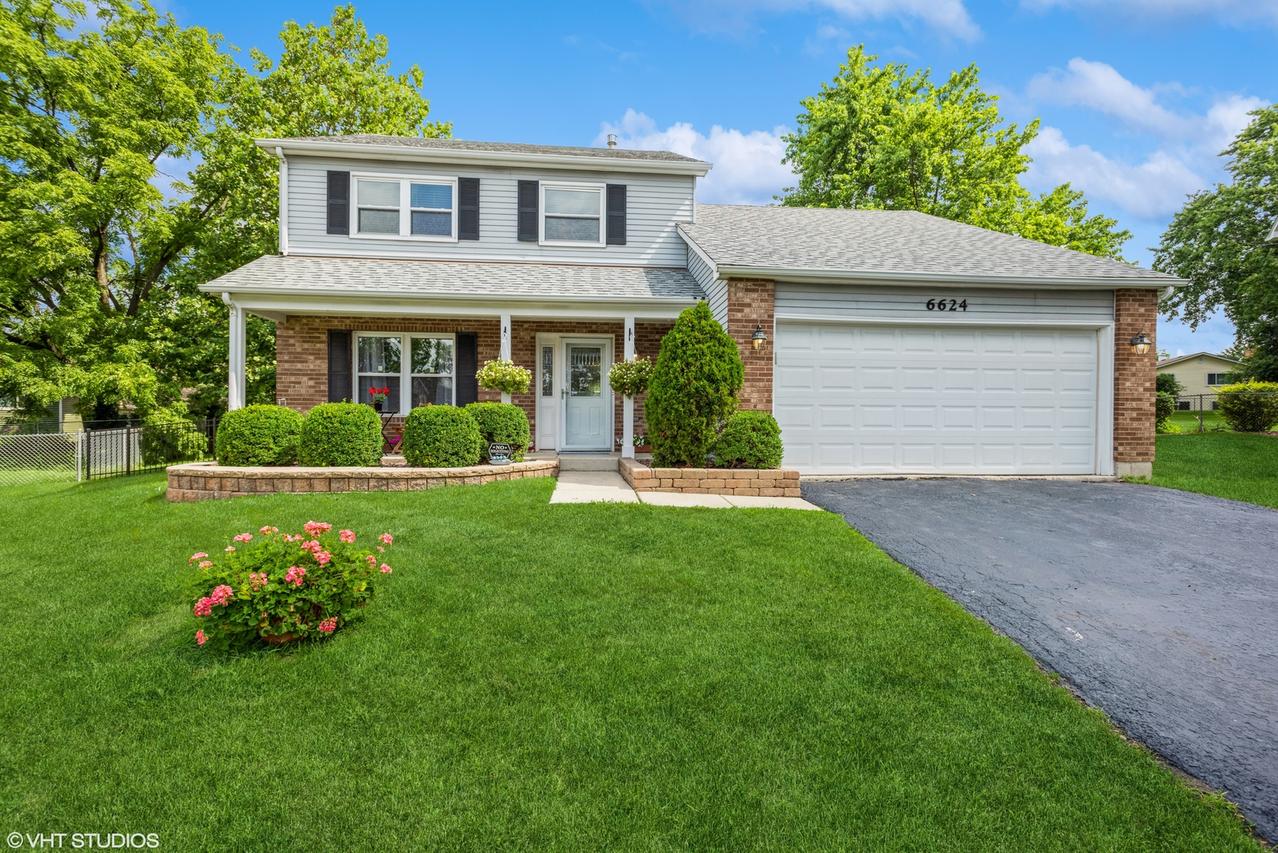 6624 Oak Tree Tr., Woodridge, IL 60517