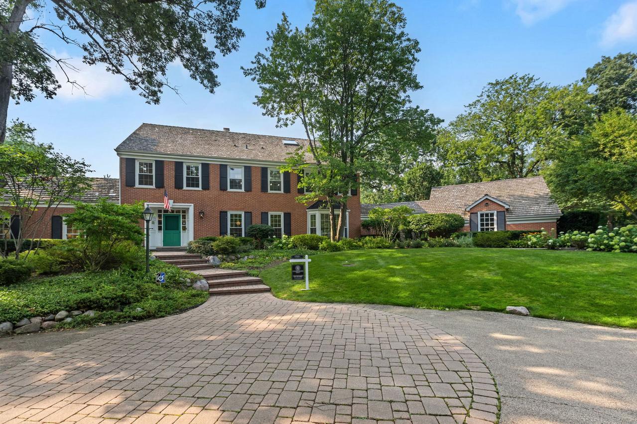 209 N Green Bay Rd., Lake Forest, IL 60045
