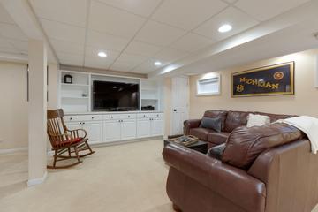 91 Southfield Dr., Vernon Hills, IL 60061