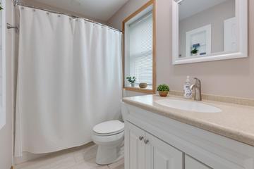 91 Southfield Dr., Vernon Hills, IL 60061